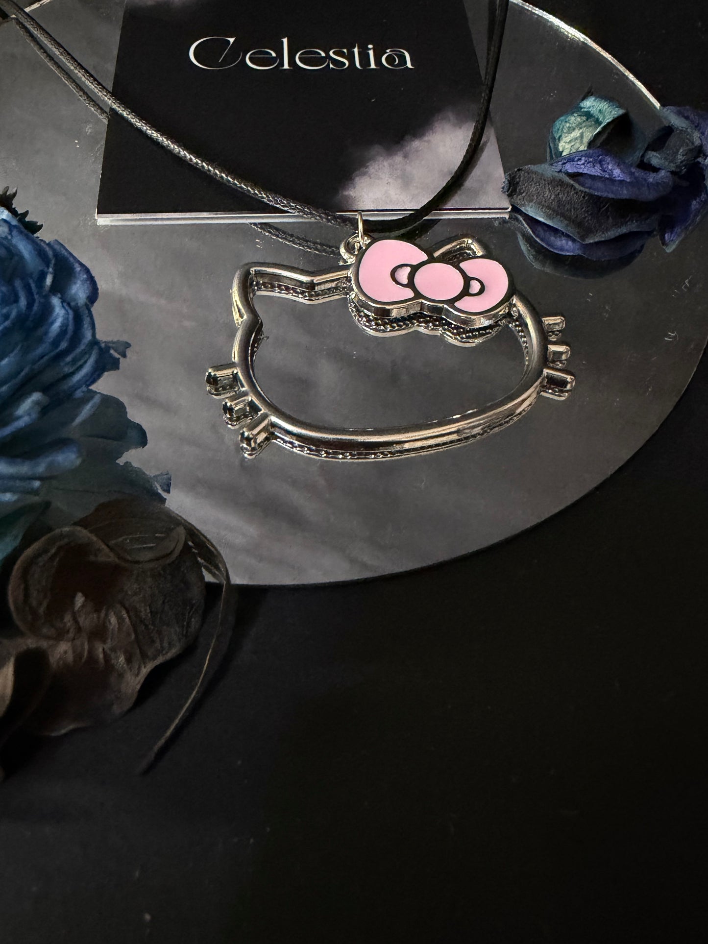 Hello kitty necklace